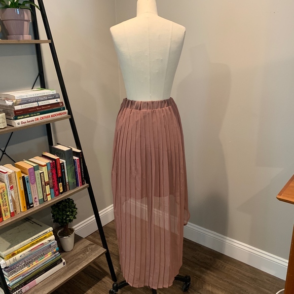 High Low Pleated Beige Maxi Skirt - Picture 2 of 4
